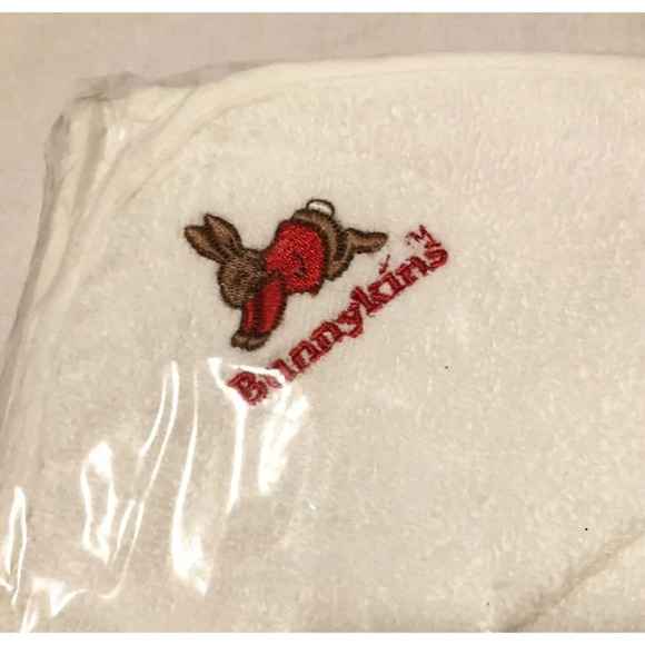 Royal Doulton Bunnykins Baby  Hooded Towel - Picture 2 of 16